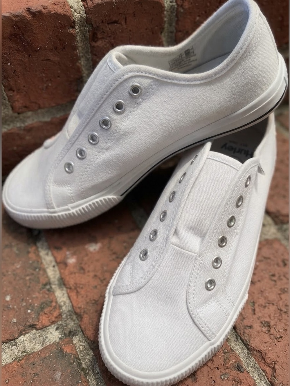 NWOT Hurley White Canvas Low-Top Sneakers Shoes